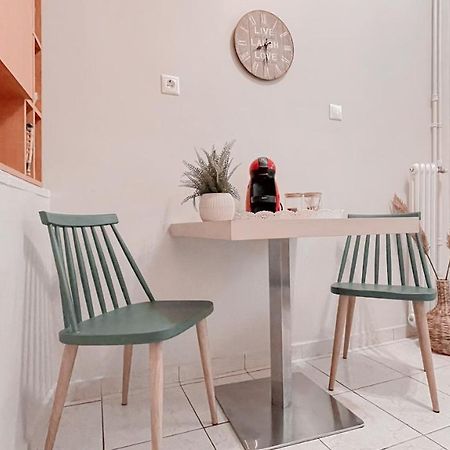 Cute 1Br Apt With Balcony In The Heart Of The City เอเธนส์ ภายนอก รูปภาพ