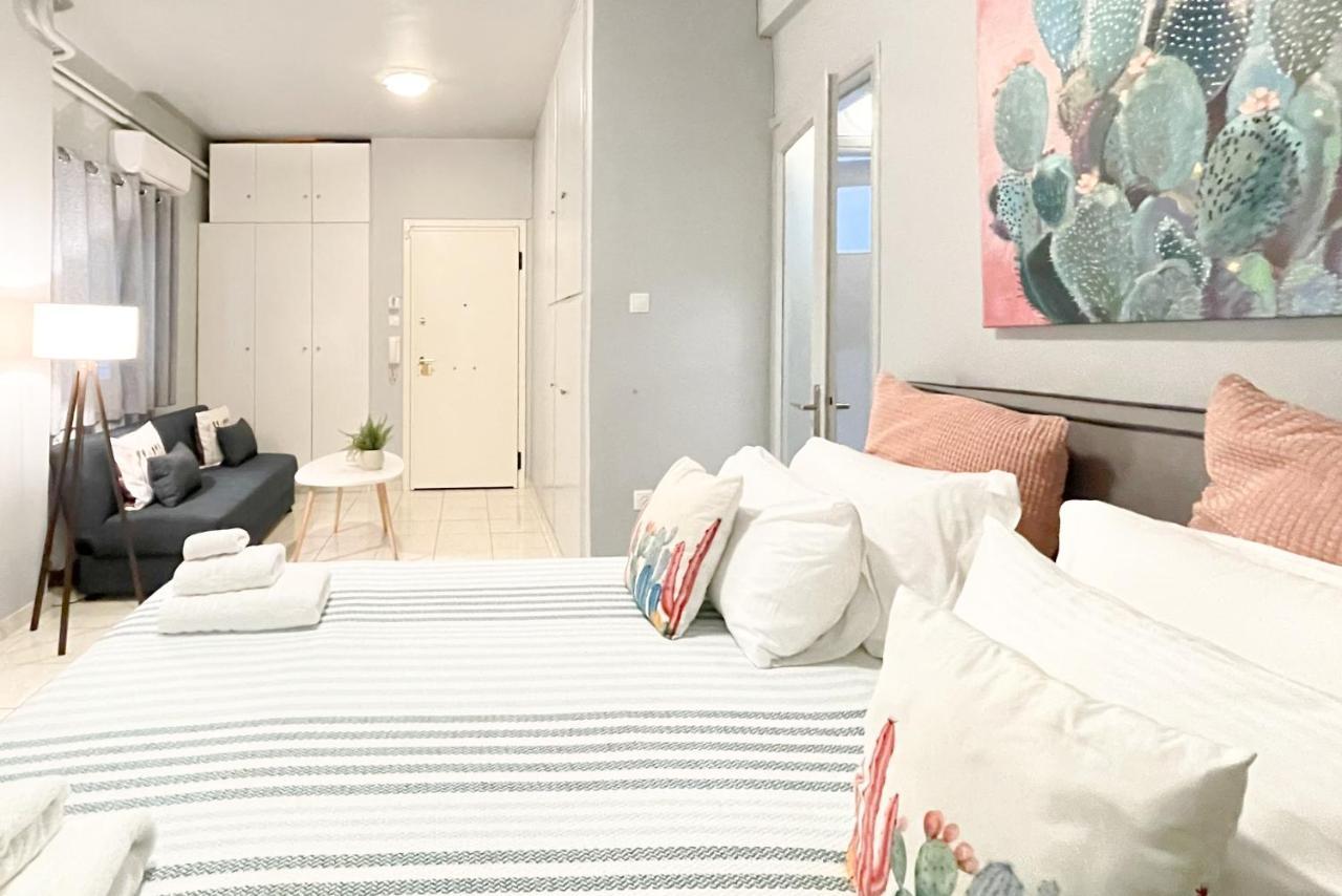 Cute 1Br Apt With Balcony In The Heart Of The City เอเธนส์ ภายนอก รูปภาพ