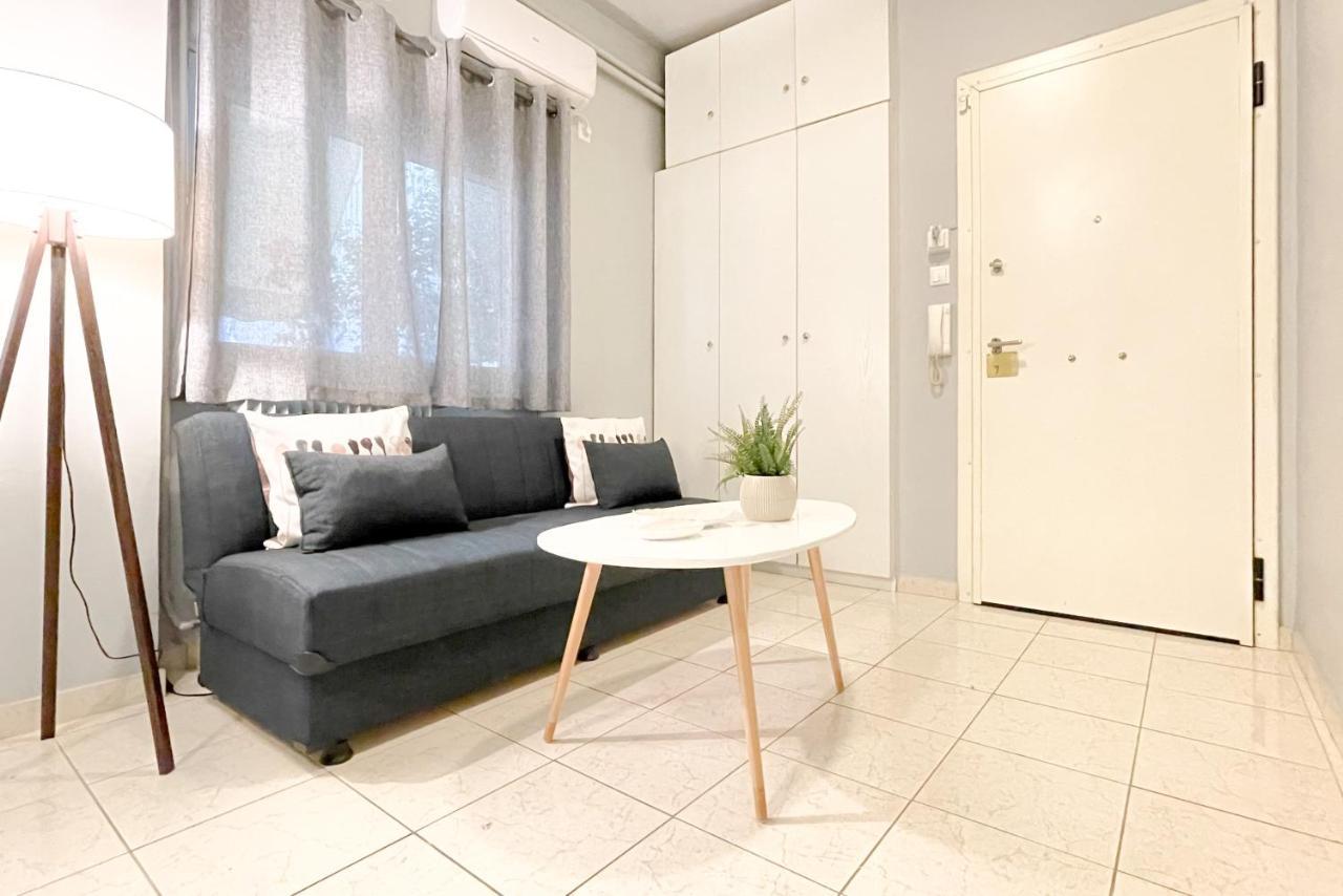 Cute 1Br Apt With Balcony In The Heart Of The City เอเธนส์ ภายนอก รูปภาพ