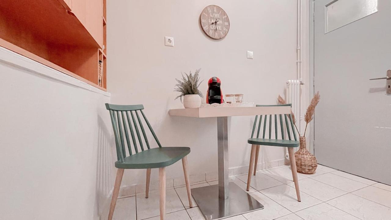 Cute 1Br Apt With Balcony In The Heart Of The City เอเธนส์ ภายนอก รูปภาพ