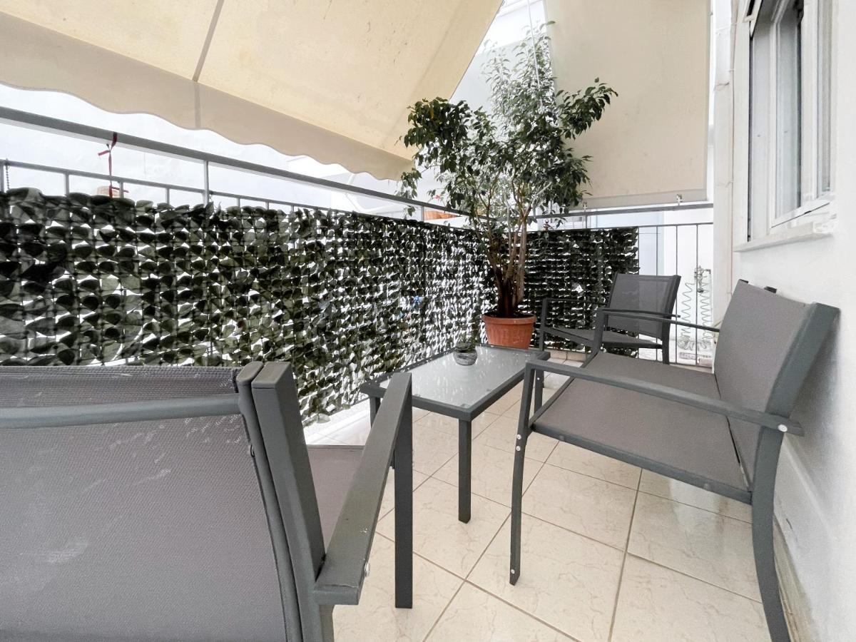 Cute 1Br Apt With Balcony In The Heart Of The City เอเธนส์ ภายนอก รูปภาพ
